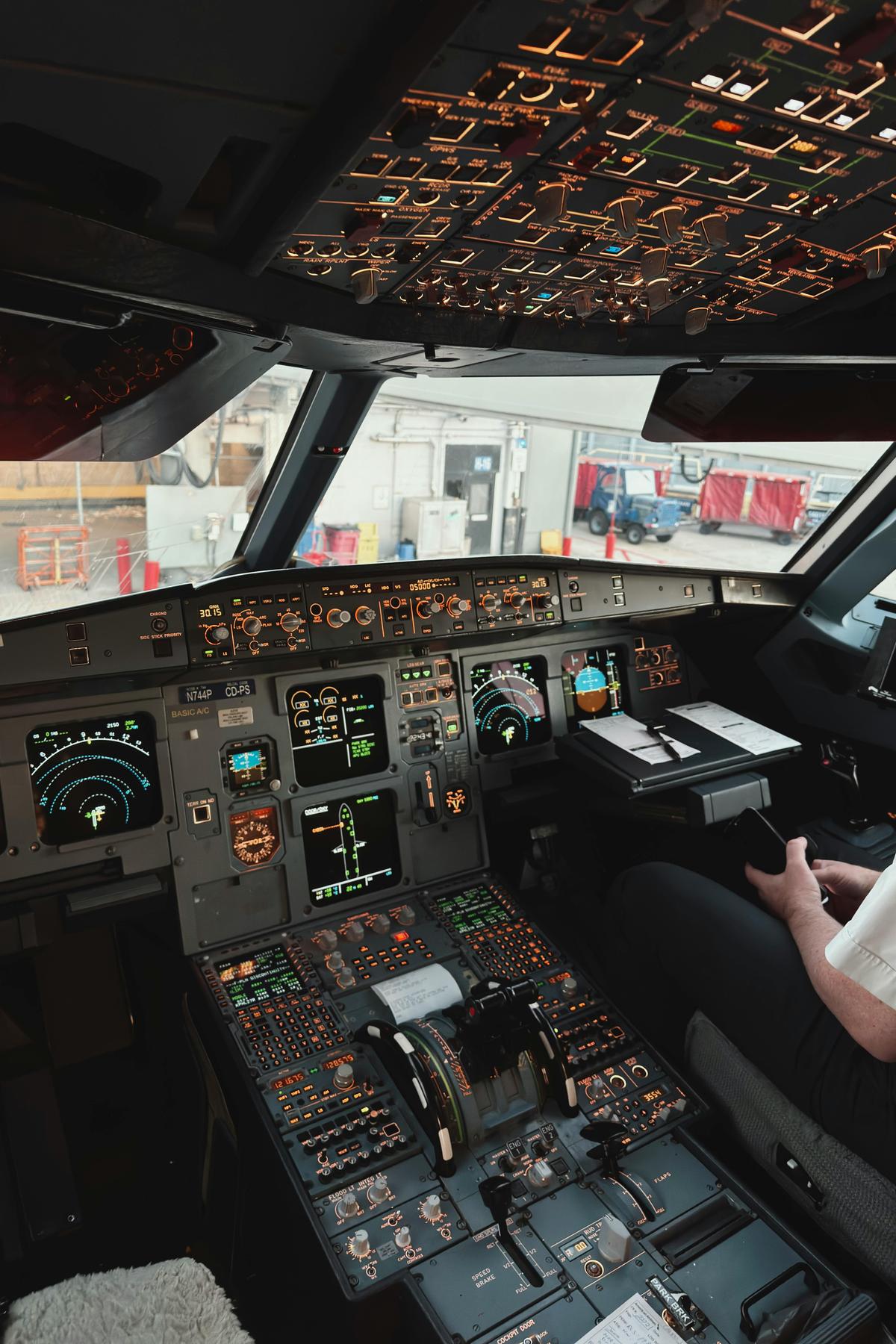 Aircraft cockpit instruments